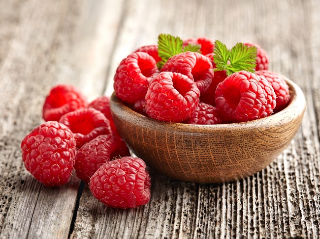स्वास्थ्य के लिए रास्पबेरी फल के 8 लाभ
