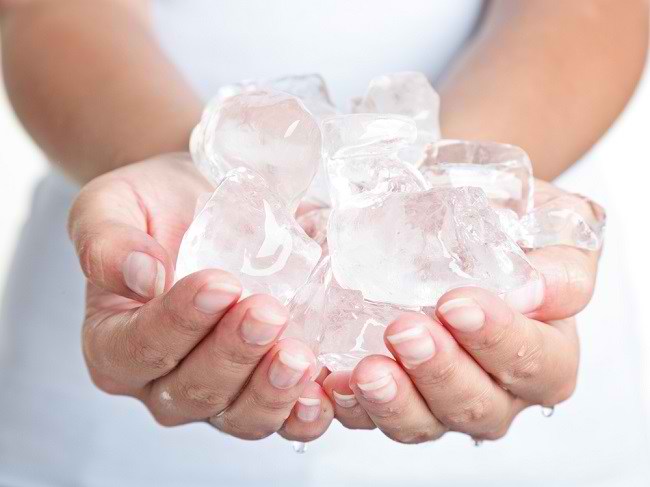 Do you like to eat ice cubes? Better be careful