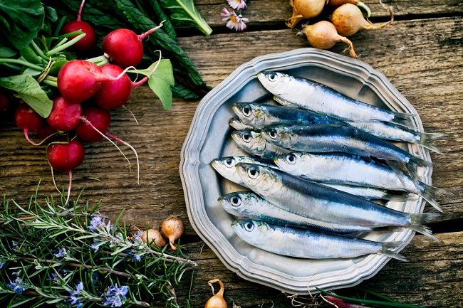 Ser på de forskellige fordele ved sardiner for sundheden