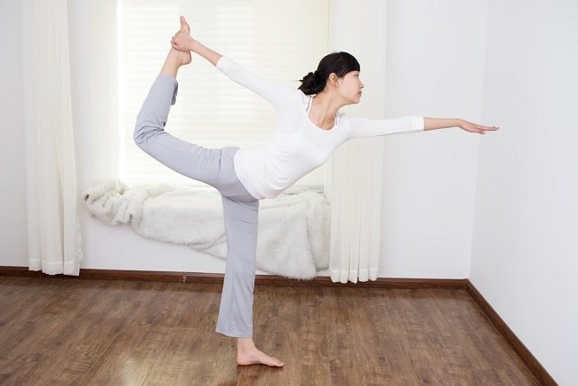 Moviments de ioga per a la pèrdua de pes