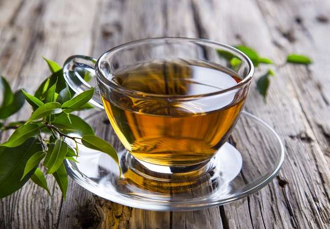 Zaļā tēja vs Oolong tēja, kura ir veselīgāka?
