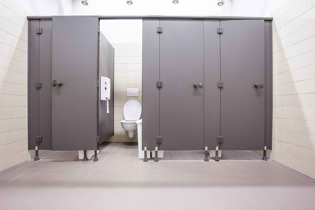 Consells per utilitzar de manera segura els lavabos públics