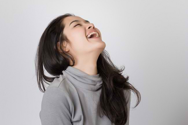 Uzziniet iemeslu, kāpēc smiekli var mazināt stresu