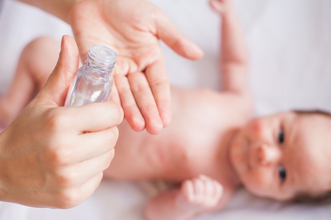 Various Benefits of Telon Oil for Babies