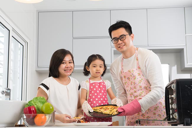 Mājas gatavošanas priekšrocības salīdzinājumā ar restorāna virtuvi no veselības viedokļa