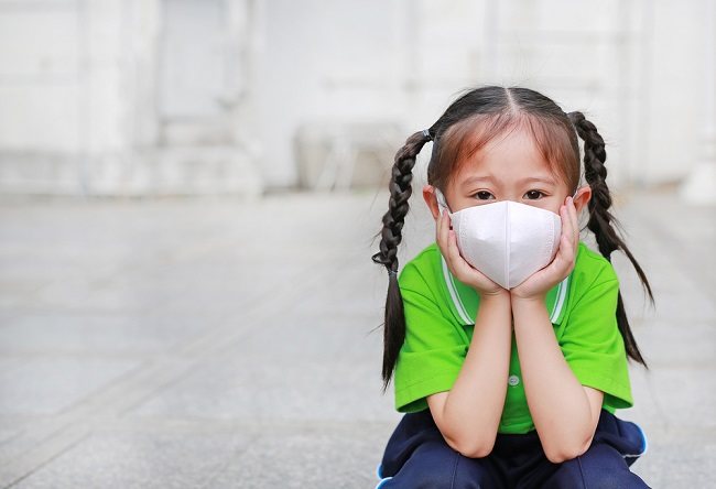 بچوں میں فضائی آلودگی کے خطرات اور اس پر قابو پانے کا طریقہ