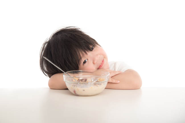 بچوں کے دماغی نشوونما میں معاونت کے لیے صحت مند ناشتے کے فوائد