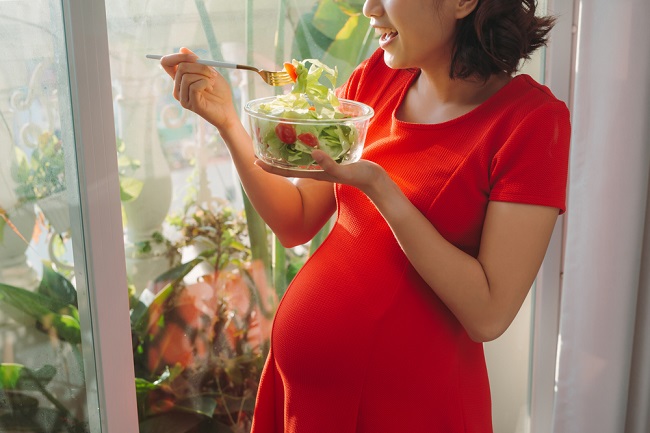 Dones embarassades, aquí teniu com superar la pèrdua de gana durant l'embaràs