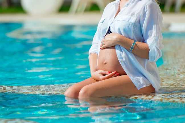Những lợi ích và lời khuyên để bơi an toàn khi mang thai