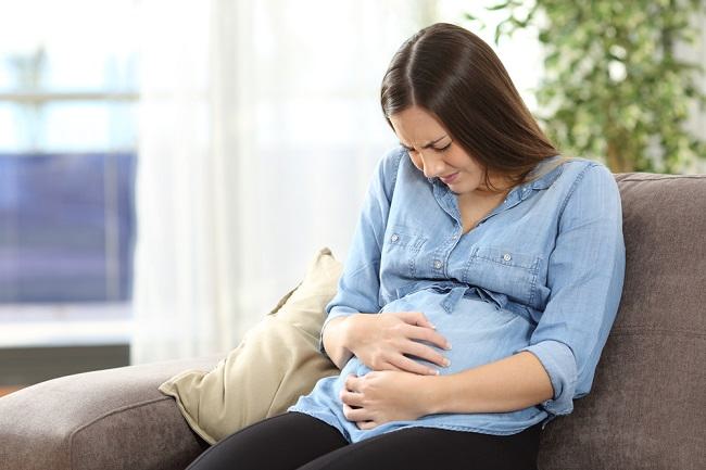Årsagen til at mavesyre stiger under graviditeten og hvordan man forebygger det