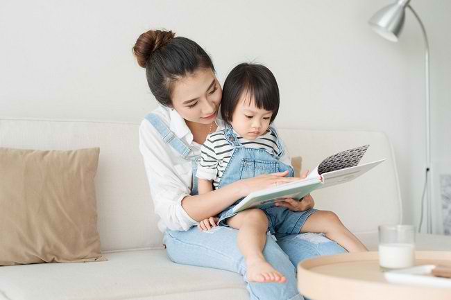 5 fordeler med å lese bøker for barn fra en tidlig alder