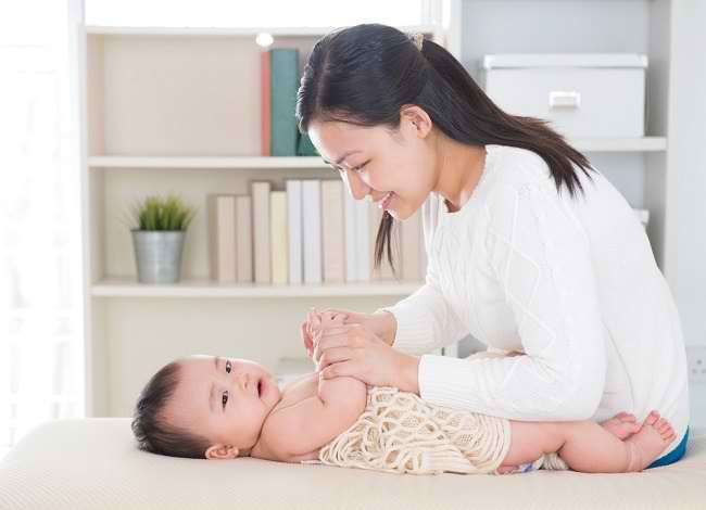 Упознајте различите предности масаже беба