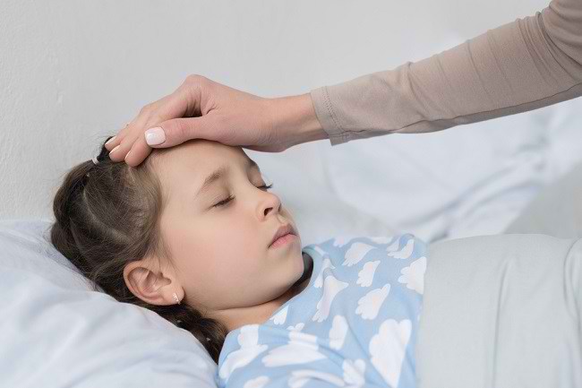 Tuvastage laste reumaatilise palaviku sümptomid ja kuidas sellega toime tulla