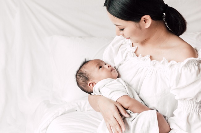 स्तनपान कराने वाली माताओं के लिए स्व-देखभाल युक्तियाँ