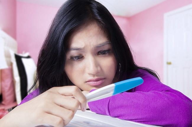 Is it true that taking a pregnancy test at night is inaccurate?
