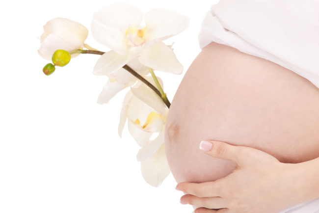 Břišní svaly žen jsou během těhotenství ohroženy oddělením