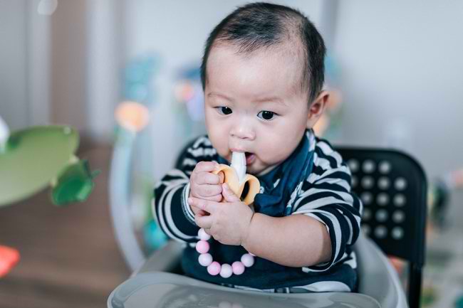 Kas imikutele hambakaelakeed on ohutu kinkida?