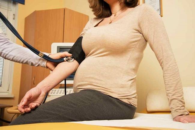 Gravide kvinner, vet årsakene og farene ved høyt blodtrykk under graviditet
