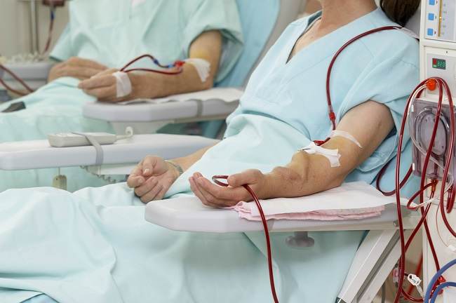 Različne možnosti dostopa do krvnih žil za dializo
