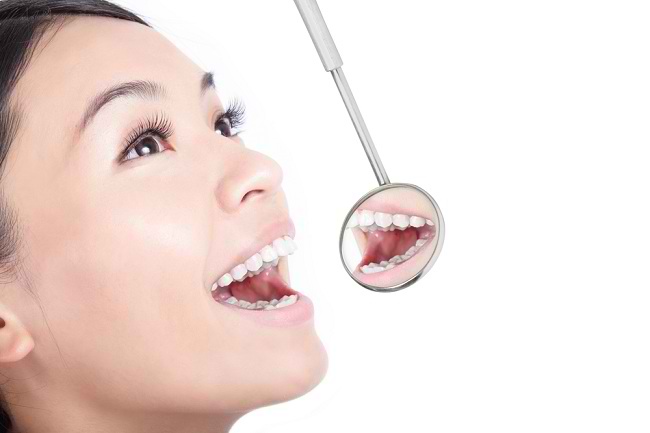 Cieniet zobu un mutes veselību kā sevi