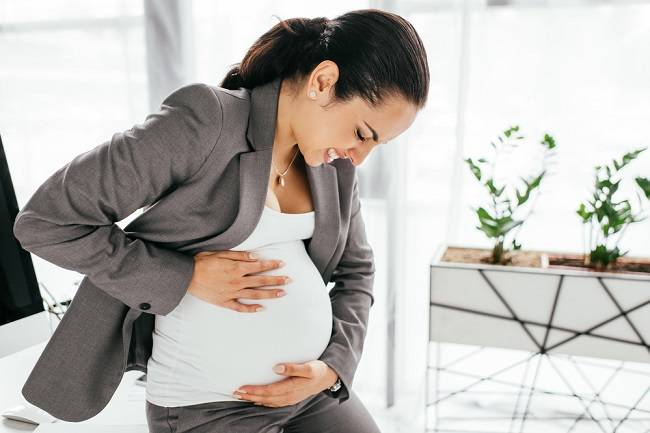 Smerter i ribbenene under graviditeten? Her er hvad du skal gøre