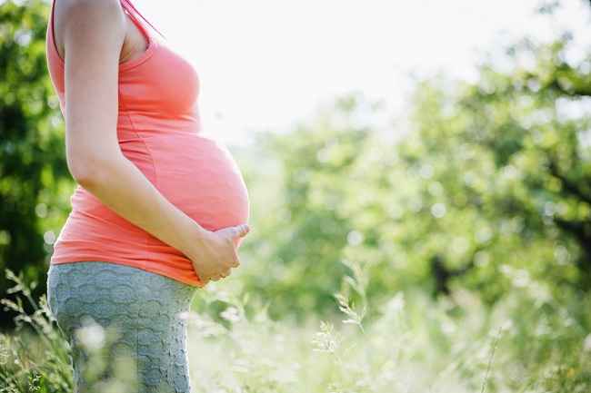 Consells per prendre el sol amb seguretat per a dones embarassades