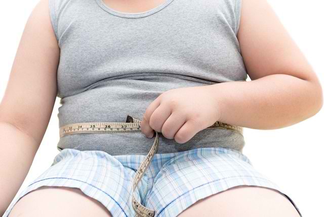 Äitien ja isien on tiedettävä, kuinka ehkäistä lasten liikalihavuutta